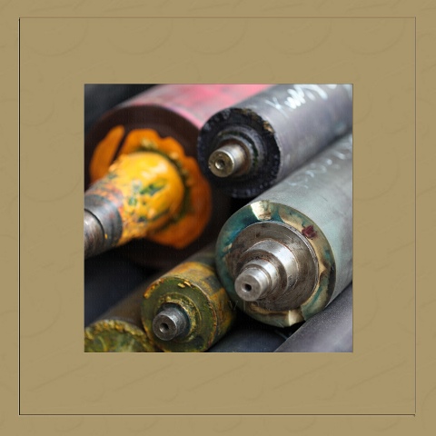 Hydrophilic surface printing roll