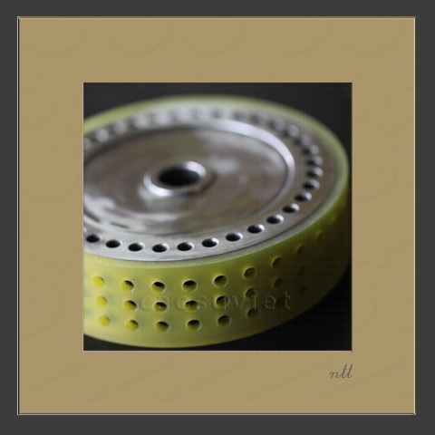 Con lăn hút giữ giấy